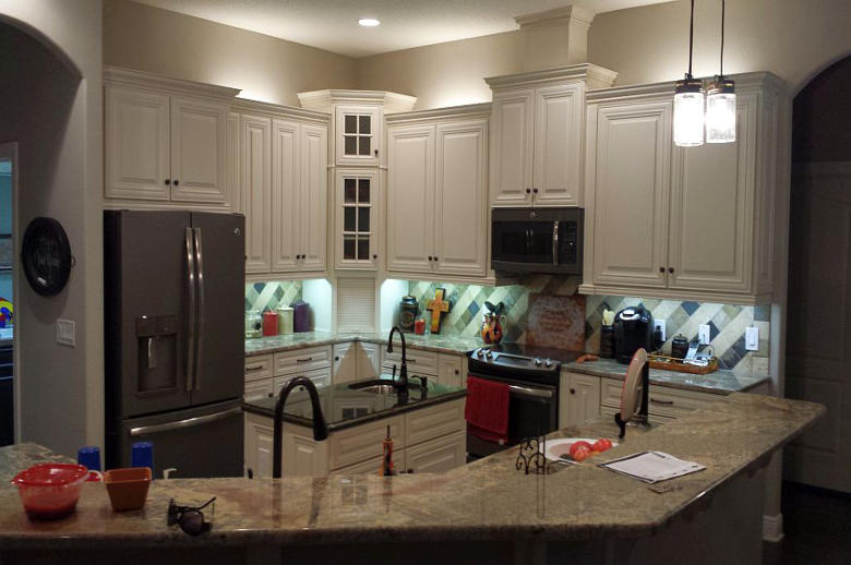 Mobile Kitchen Showroom Things In The Kitchen