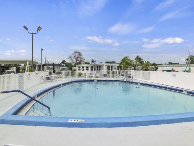 Beacon Hill Colony Mobile / Mfg Homes for Sale in Lakeland FL