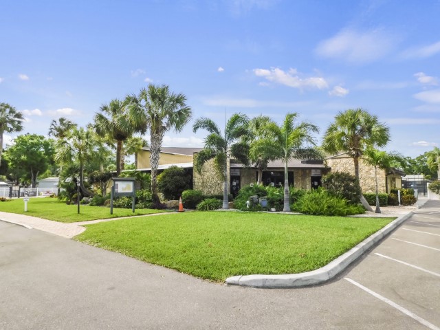 Horseshoe Cove RV Resort Homes for Sale in Bradenton FL