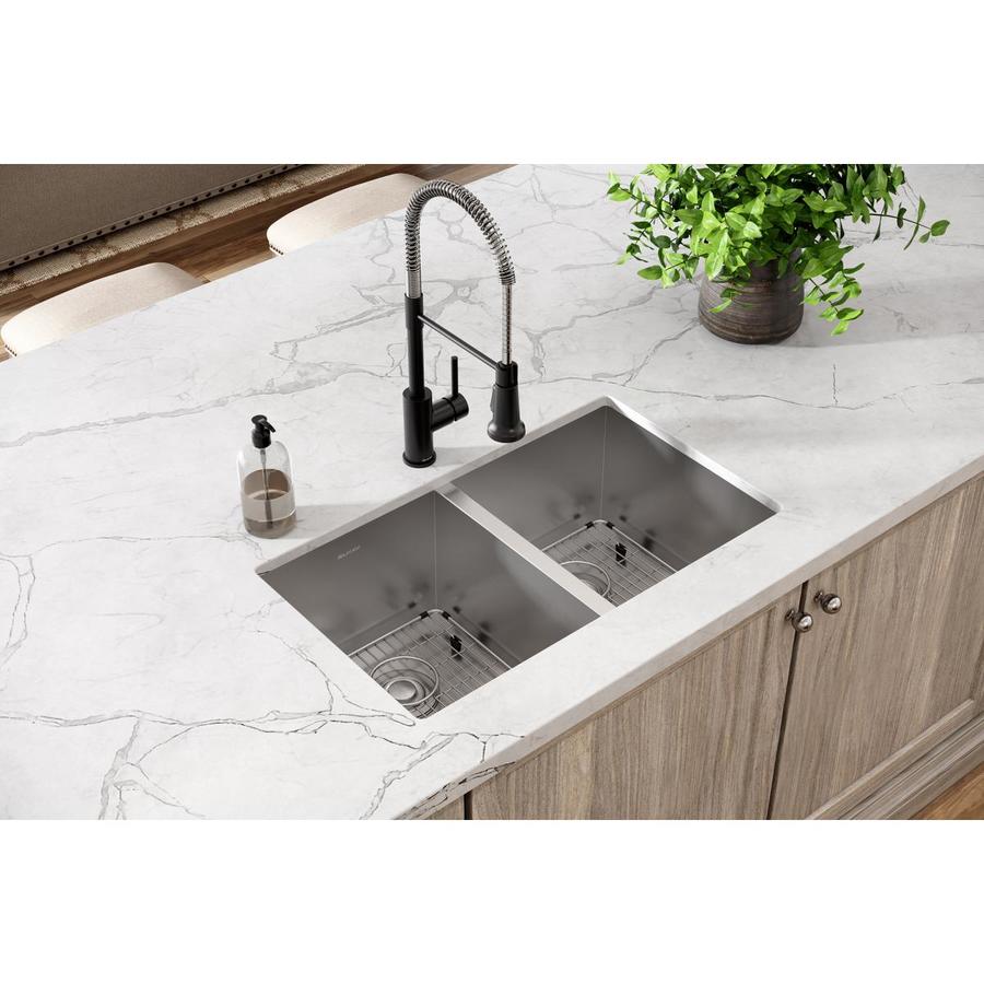 Elkay Crosstown Undermount 30.75in x 18.5in Polished Satin Double