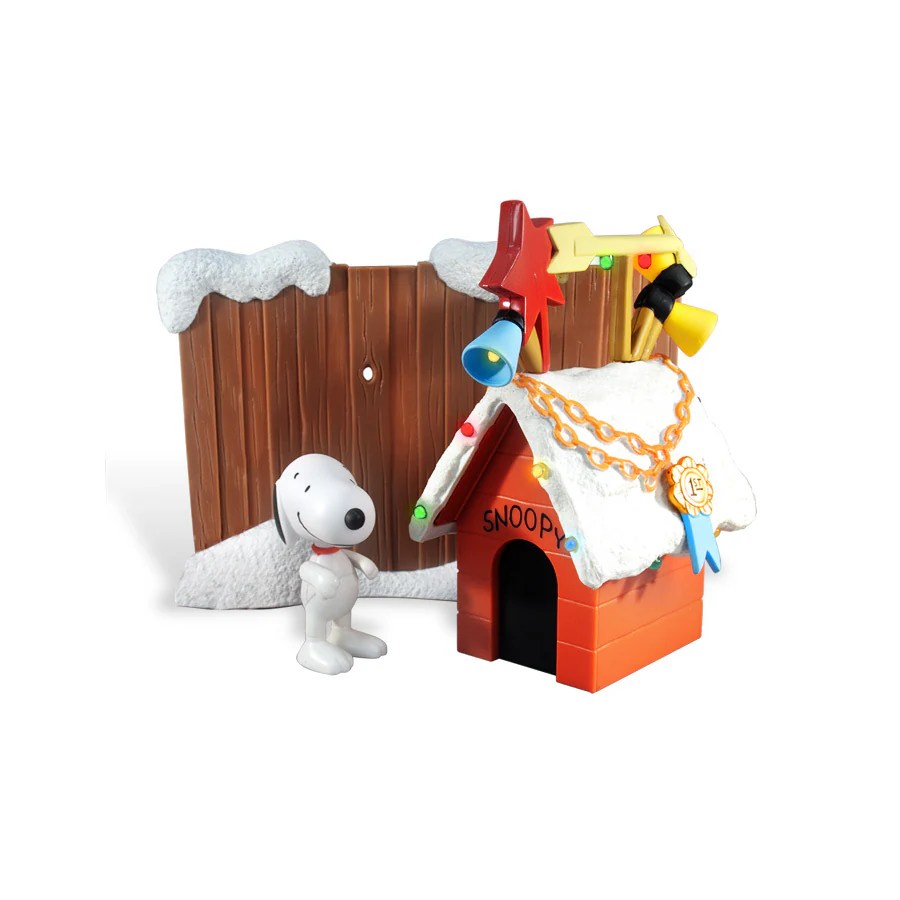 Peanuts Lighted Muscial Plastic Snoopy Dog House