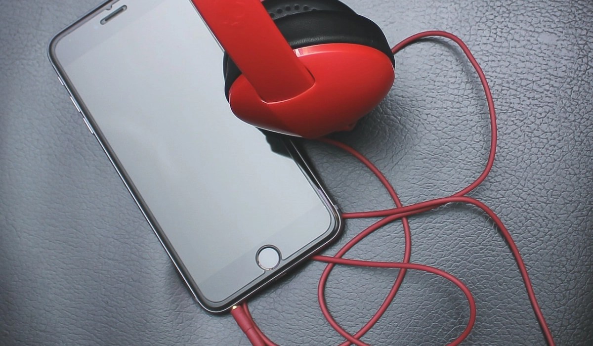 The Last iPhones with Headphone Jack MobilityArena