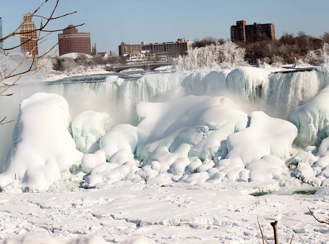 It's So Cold In Canada That Niagara Falls is Frozen! MobiSpirit