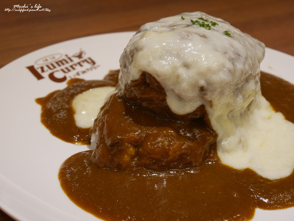 台北車站京站餐廳▌來自大阪「Izumi Curry」，售價有點太高，比起招牌12盎司起司漢堡咖哩，更推薦雞排(捷運台北車站、京站)已歇業