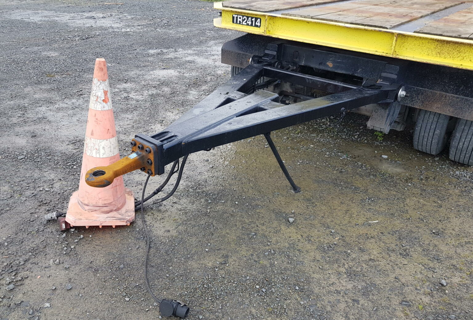 What is a drawbar trailer?