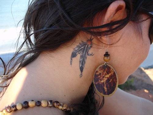 Tatuaggi Sul Collo. Idee, Motivi E Storia Dei Tatuaggi Sul Collo 375_x_500_jpg
