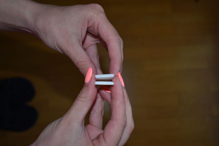 Are Command Strips Waterproof? » ModeFab