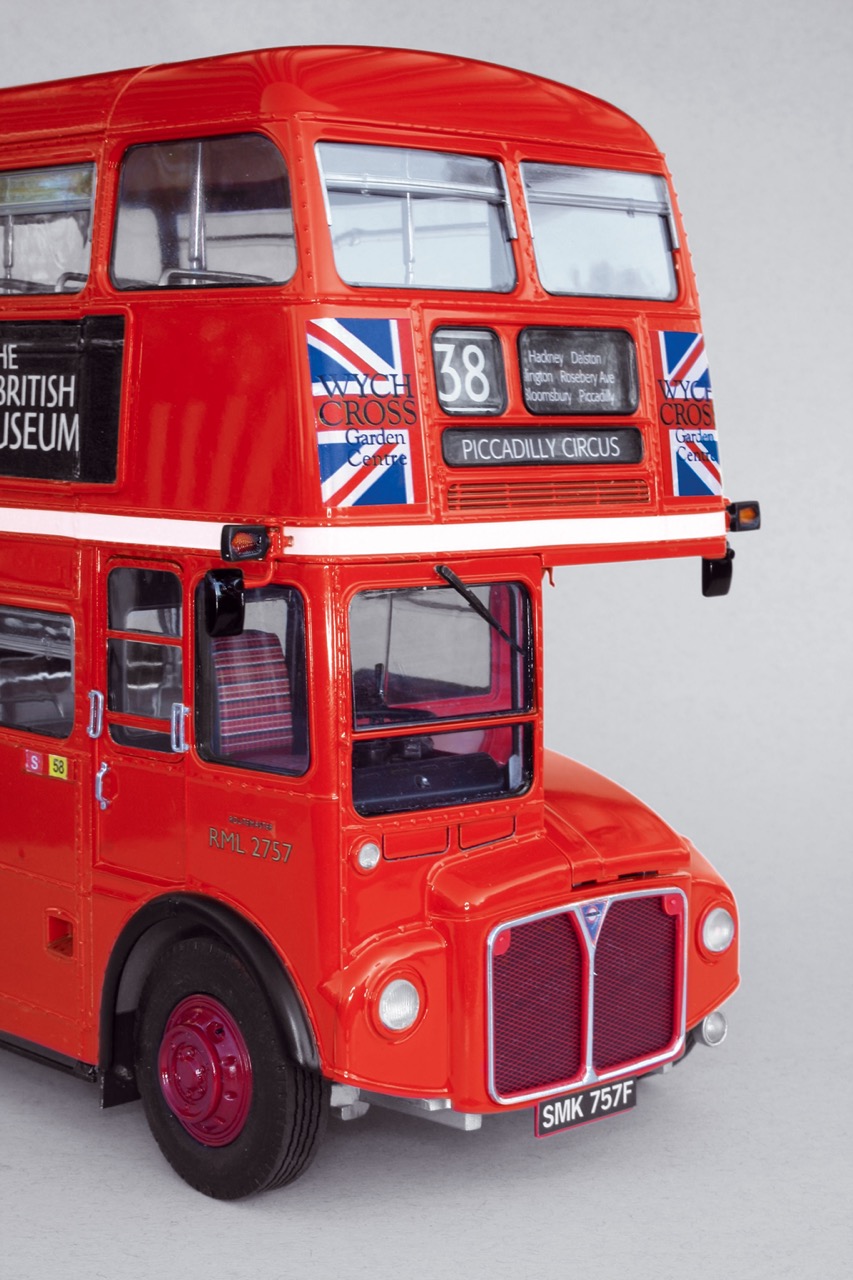 Revell 124 London Bus Model Kit (07651) Model Universe