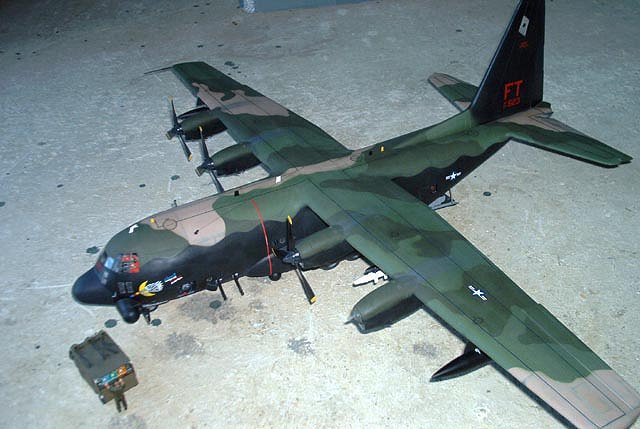 Italeri 1/48 AC-130