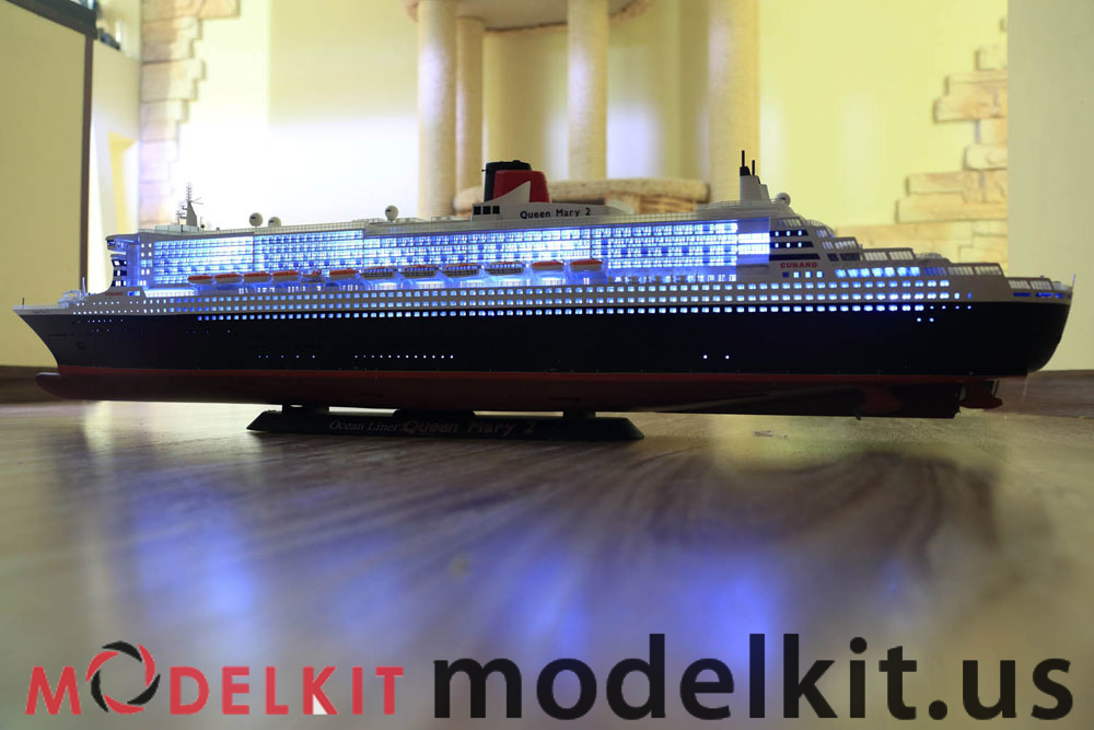 Model cruise ship Queen Mary II from Revell kit Model