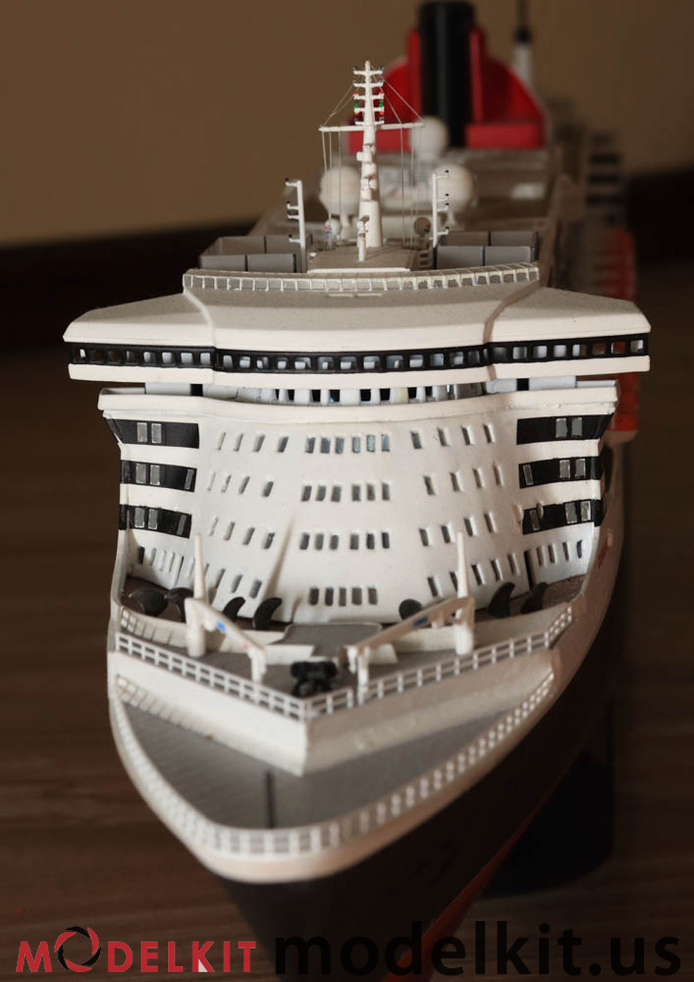 Model cruise ship Queen Mary II from Revell kit Model