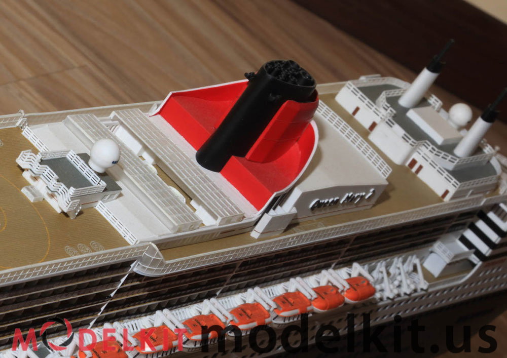 Model cruise ship Queen Mary II from Revell kit Model