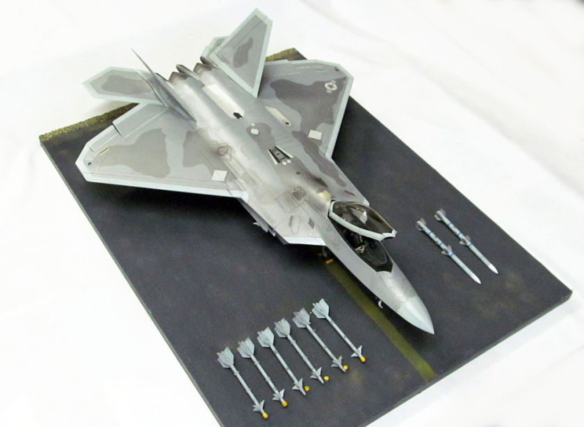 F22 RAPTOR airplane model in scale 148 kit by Hasegawa Model Kits