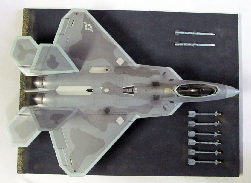 F22 RAPTOR airplane model in scale 148 kit by Hasegawa Model Kits