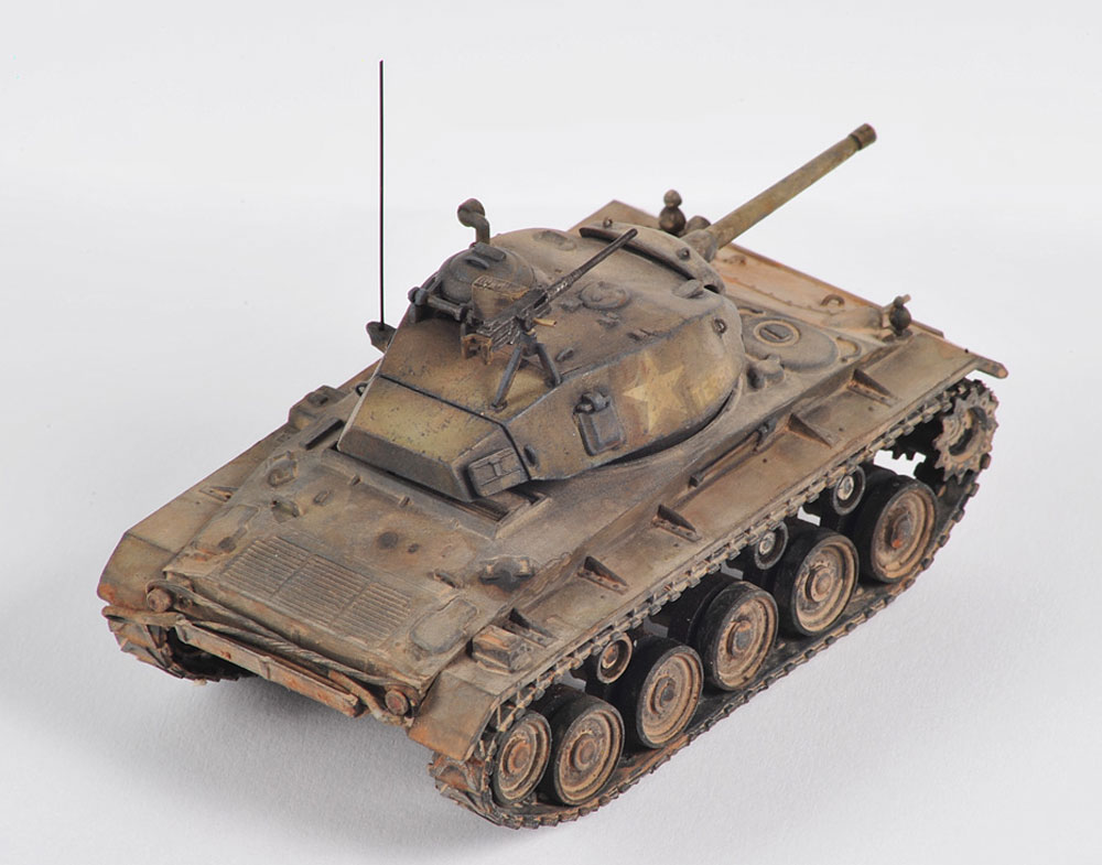 Plastic tank model of Chaffee tank Model Kits cars, ships, airplanes