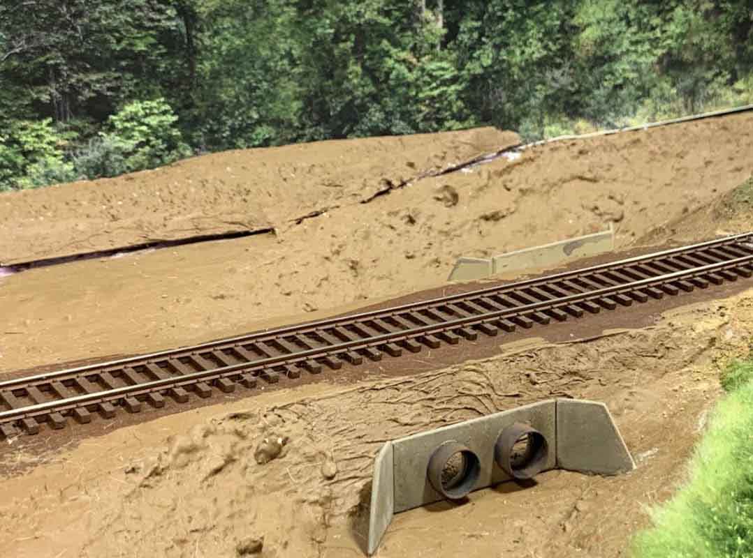 Add grass to layout? John shows us how Model railroad layouts