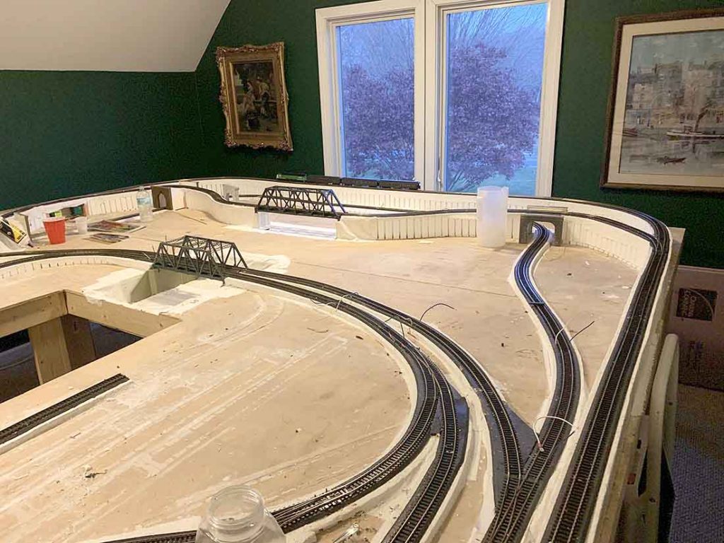 Wire reverse loop on your layout Model railroad layouts plansModel
