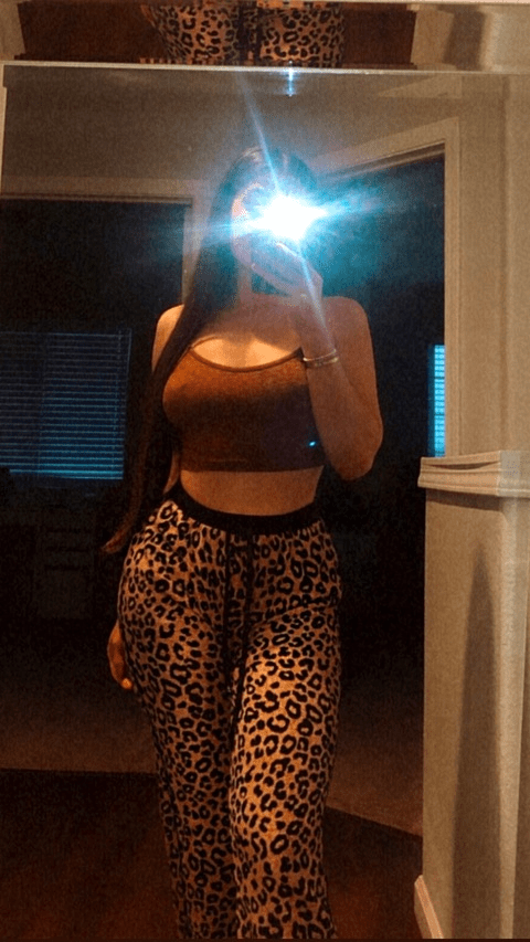 Download allison.4 OnlyFans content for free - models-gallery.com