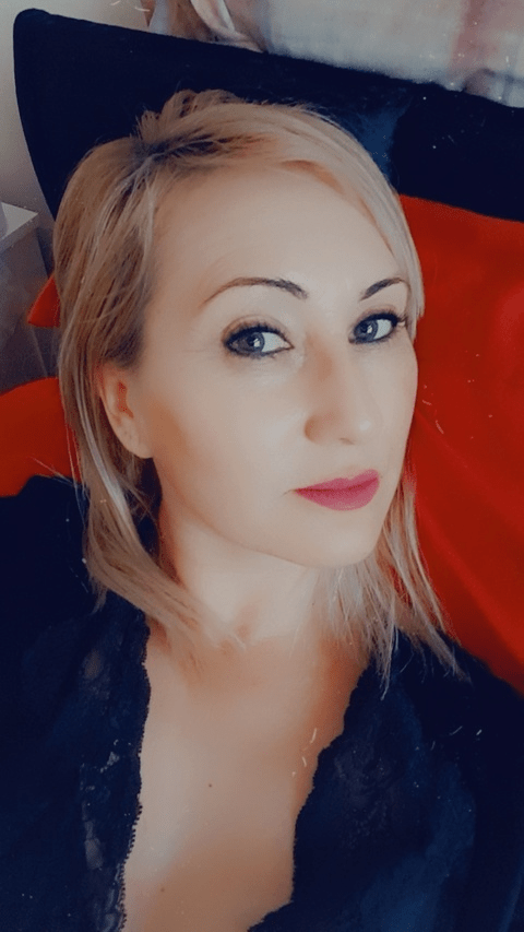 Download julia.julia OnlyFans content for free - models-gallery.com