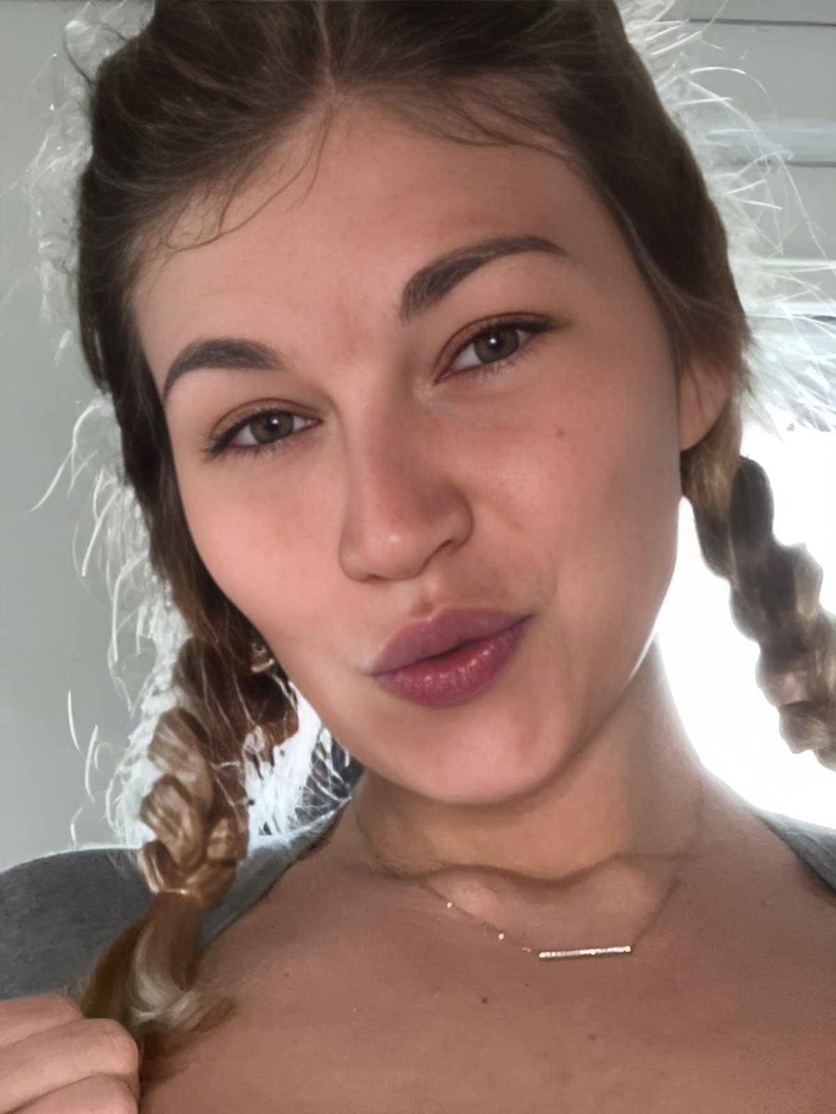 Savy (Onlyfans) (Model) Wiki, Age, Height, Bio, Weight, Photos, Career and More