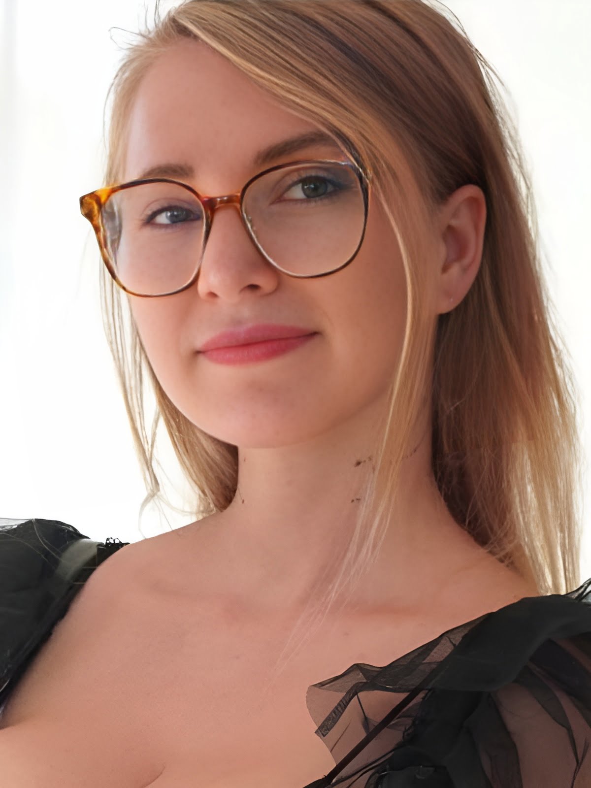 Soph Stardust (Model) Wiki, Age, Height, Bio, Weight, Photos, Career