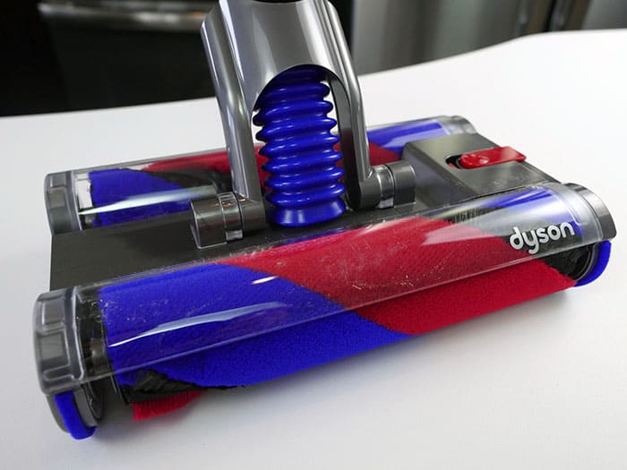 Dyson OmniGlide Review — Cleaning & Run Time Tests