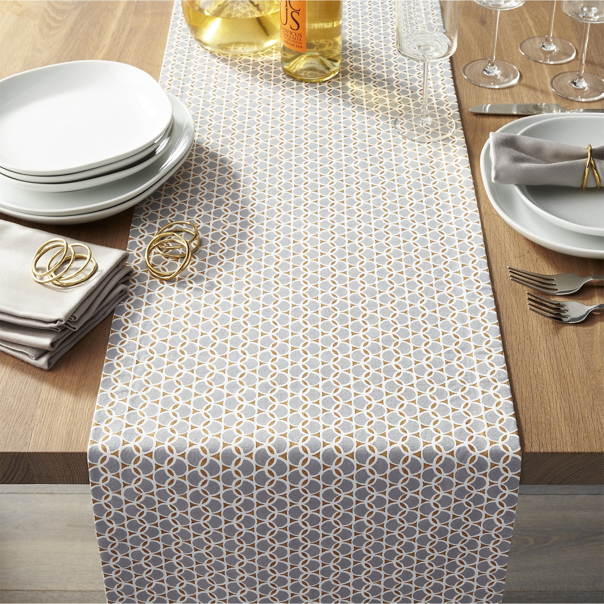 The Finest Table Runners for your Dining Table Modern Dining Tables