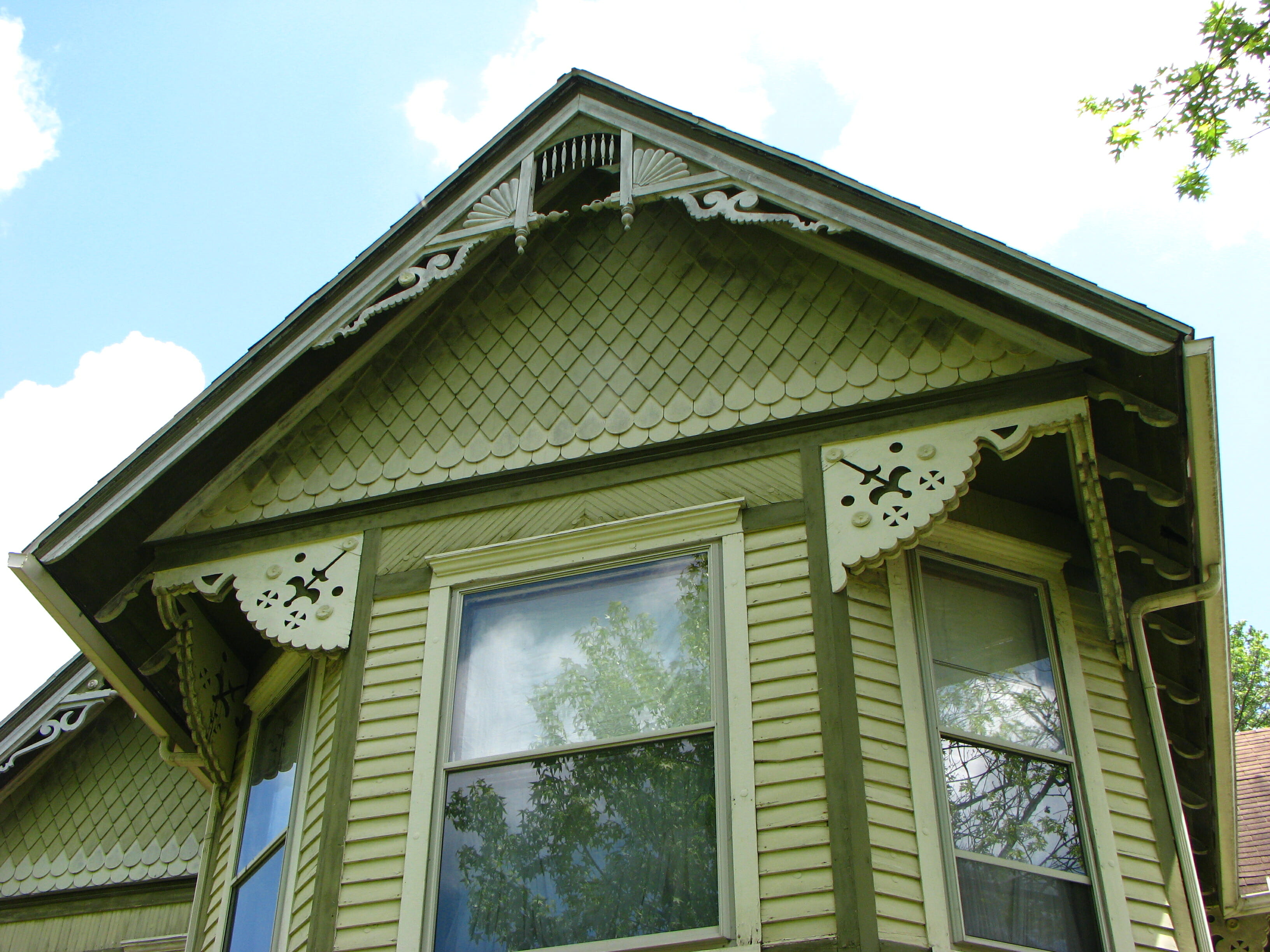 Gingerbread Siding and Trim Modernize