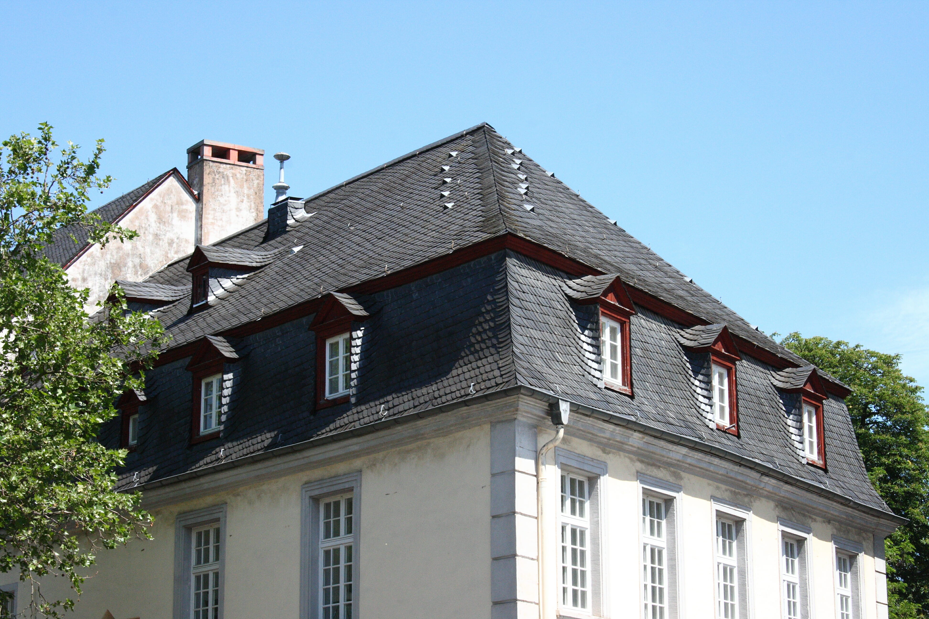 How Much Does Slate Roofing Cost? Modernize