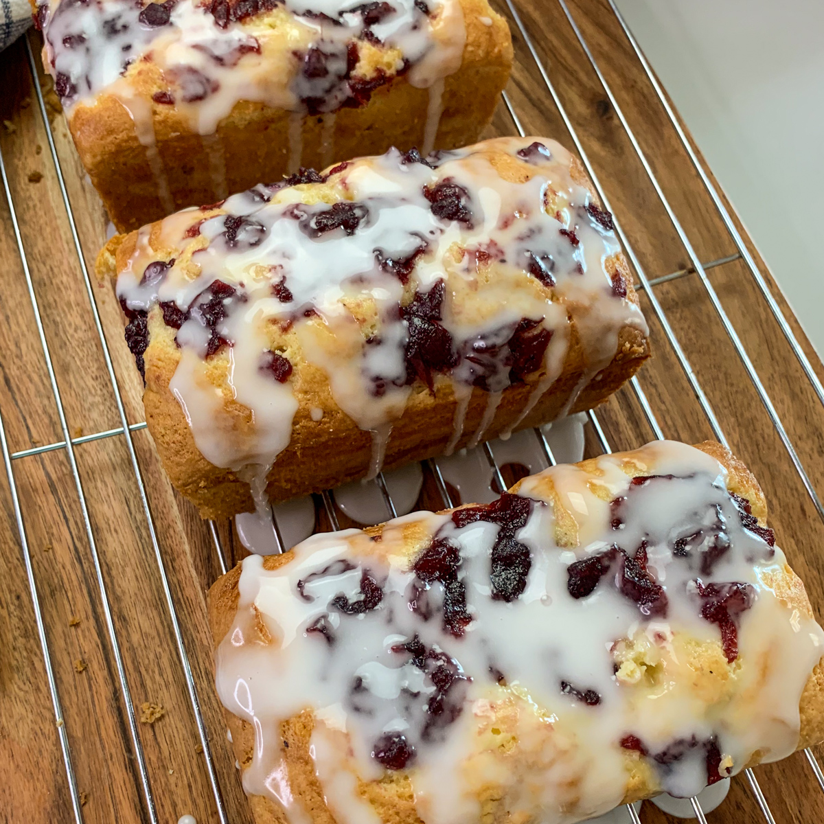 Best Cranberry Bread Recipe {So Easy}