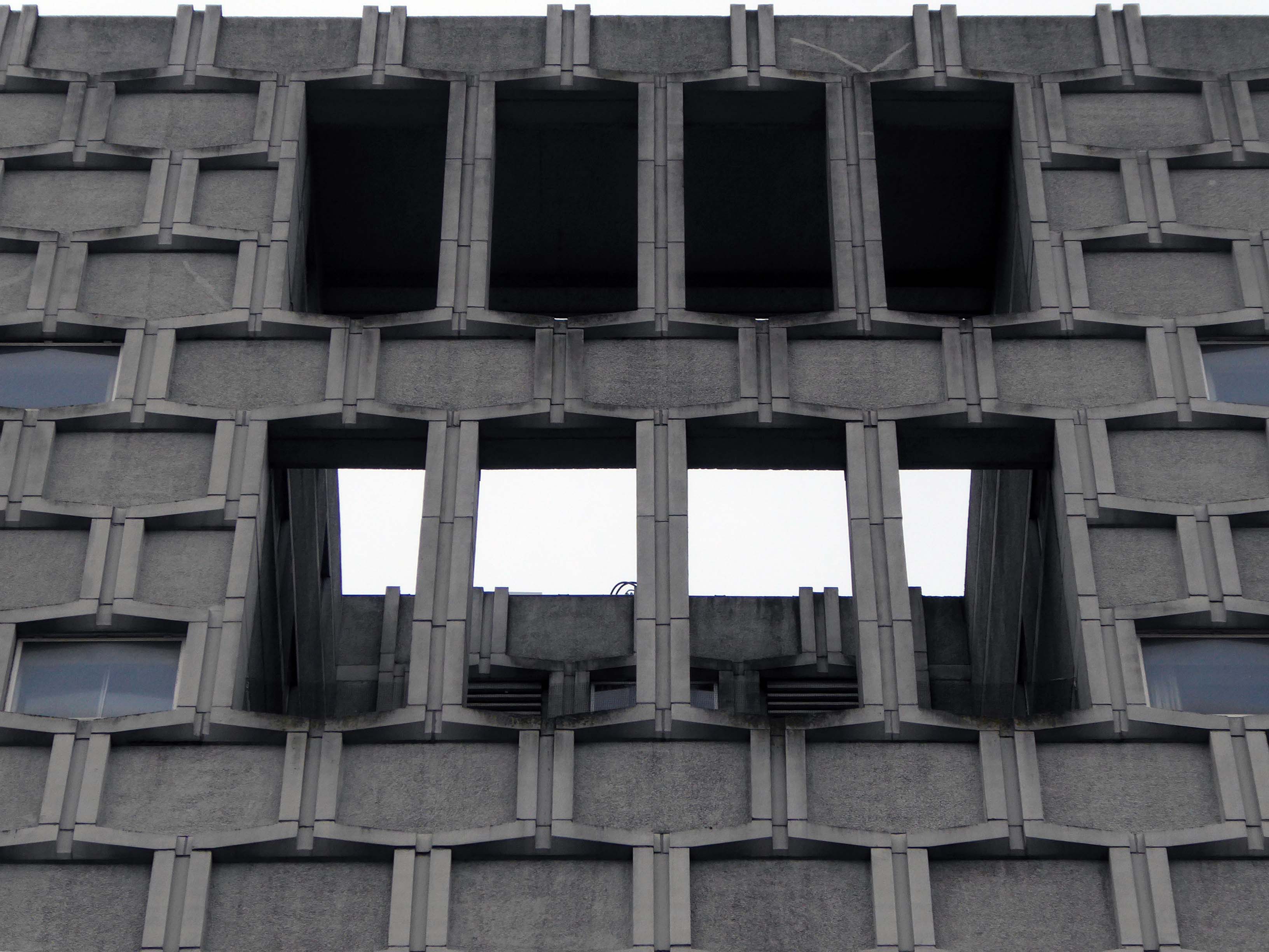 BT Hanley Tower Modern Mooch