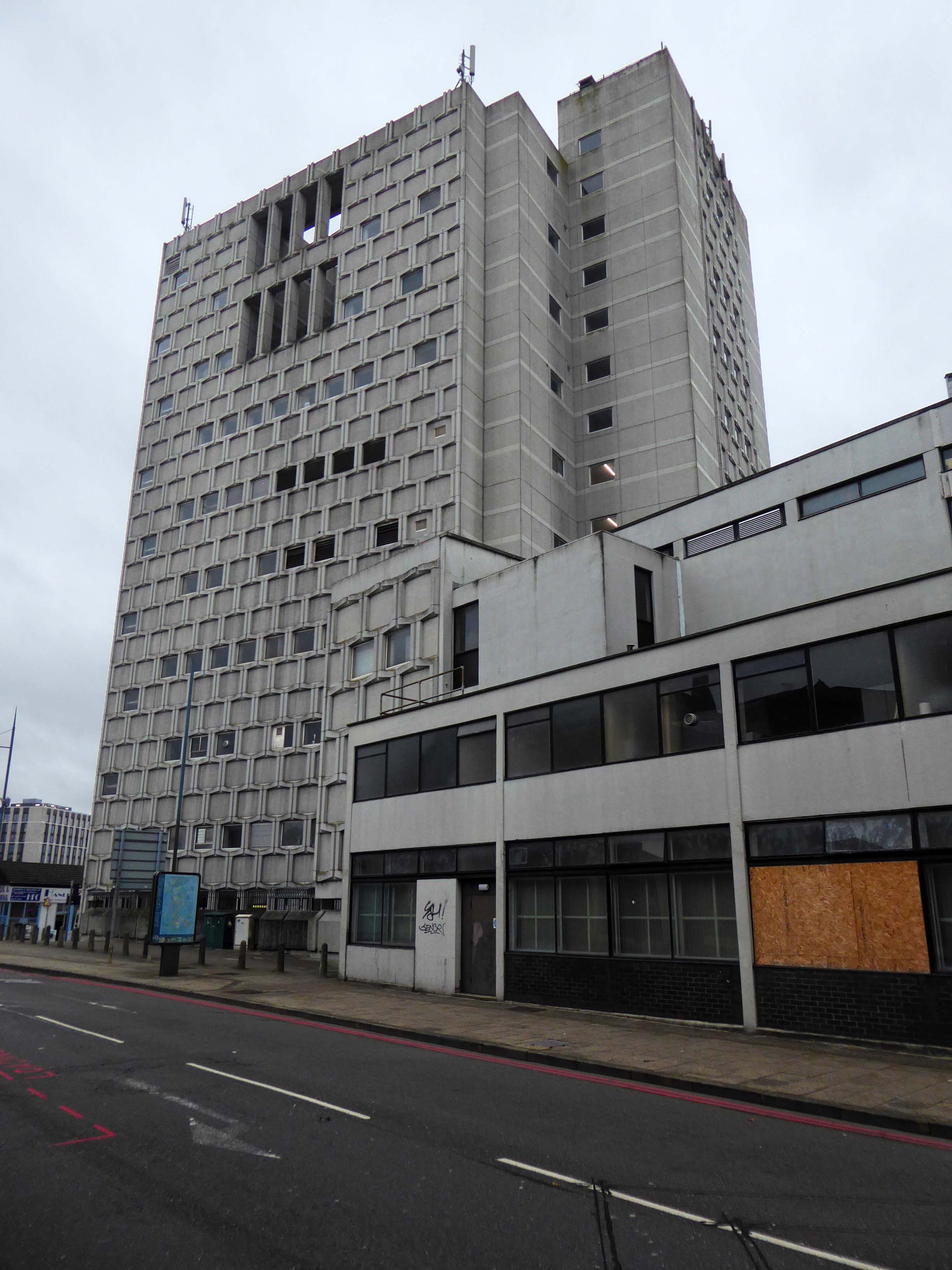 BT Hanley Tower Modern Mooch