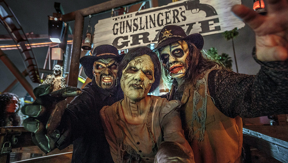 Halloween at Knott’s Berry Farm Modern Thrill
