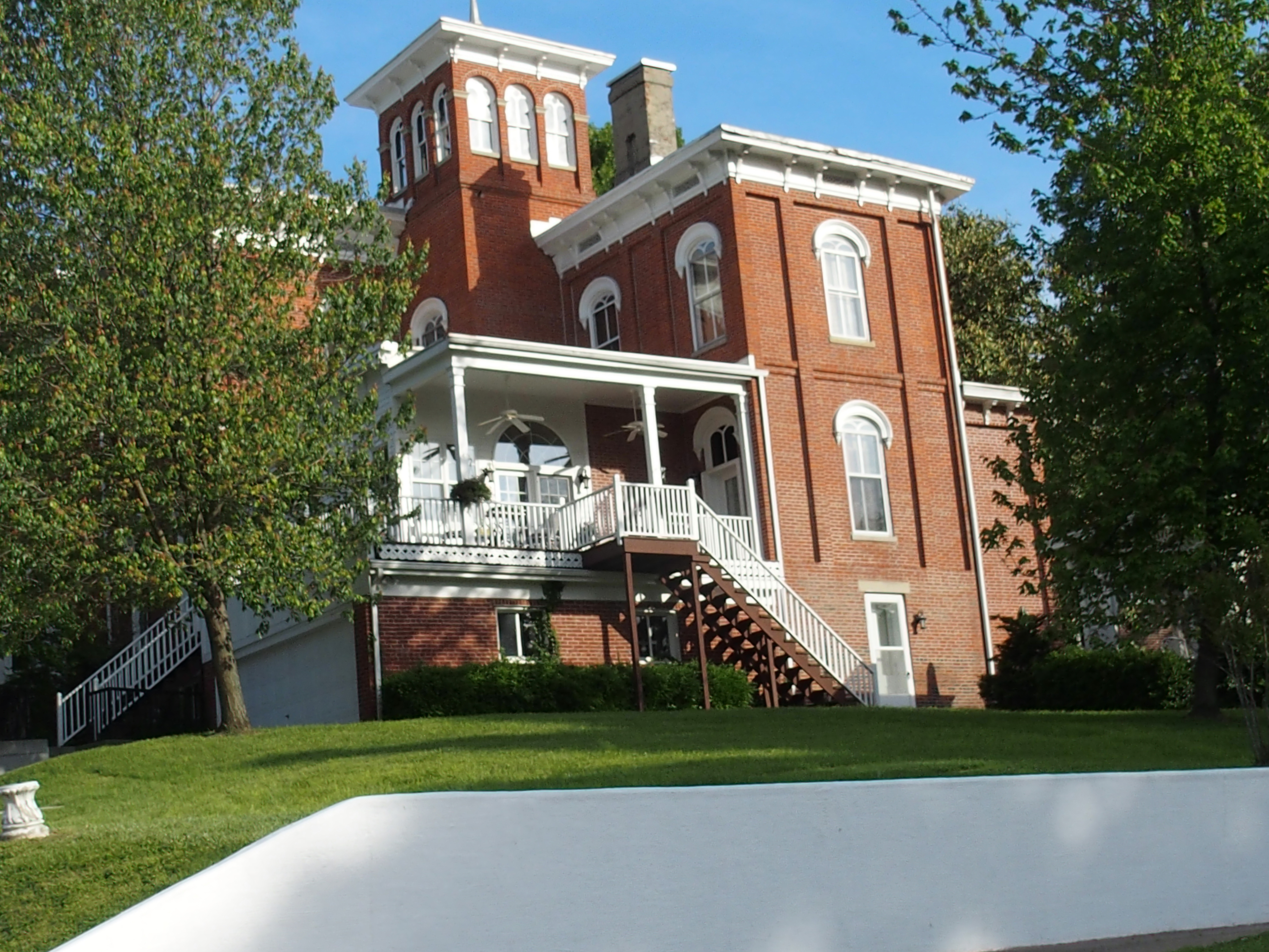 Henderson, Kentucky’s Riverwalk Along the Ohio River Shows Value of