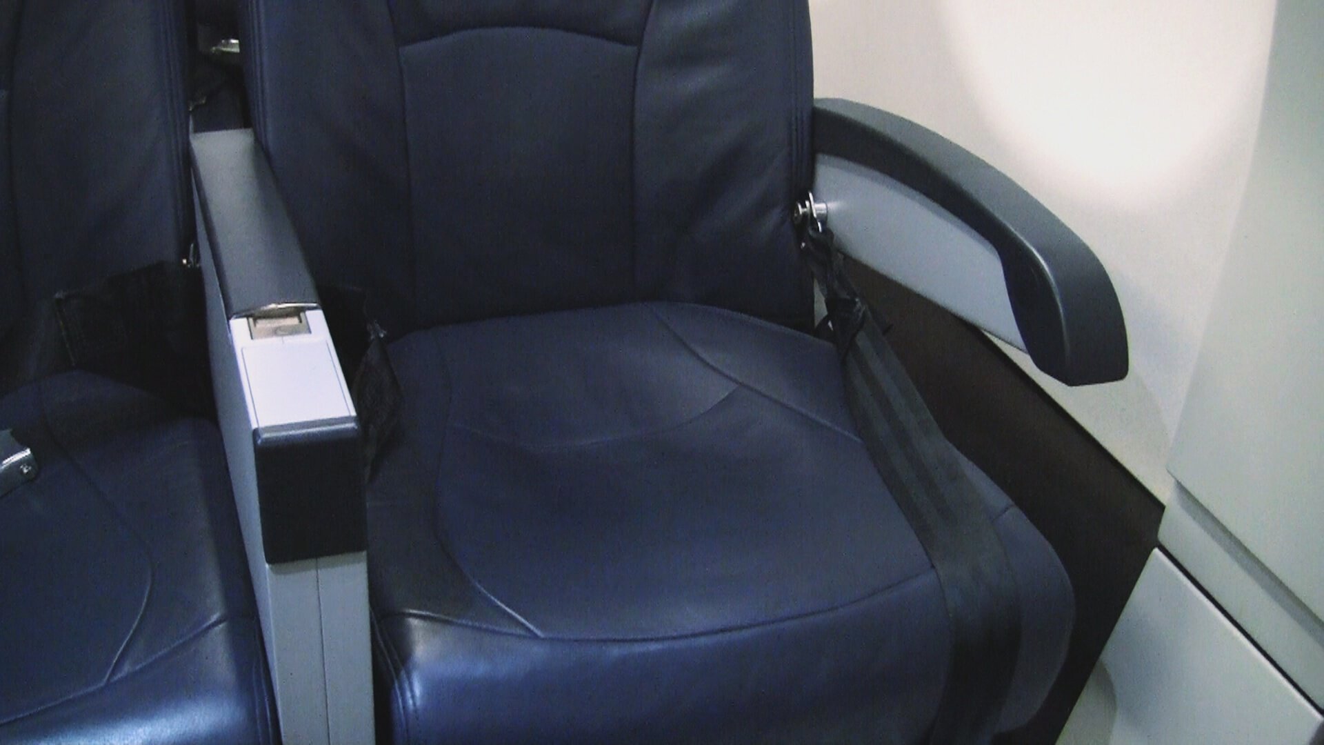 Video US Airways A321 Exit Row Seat 10A