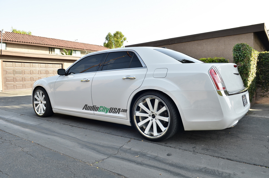 Chrysler 300 Custom Wheels 22X9.0, Et , Tire Size 265/30 R22. 22X10.5 Et