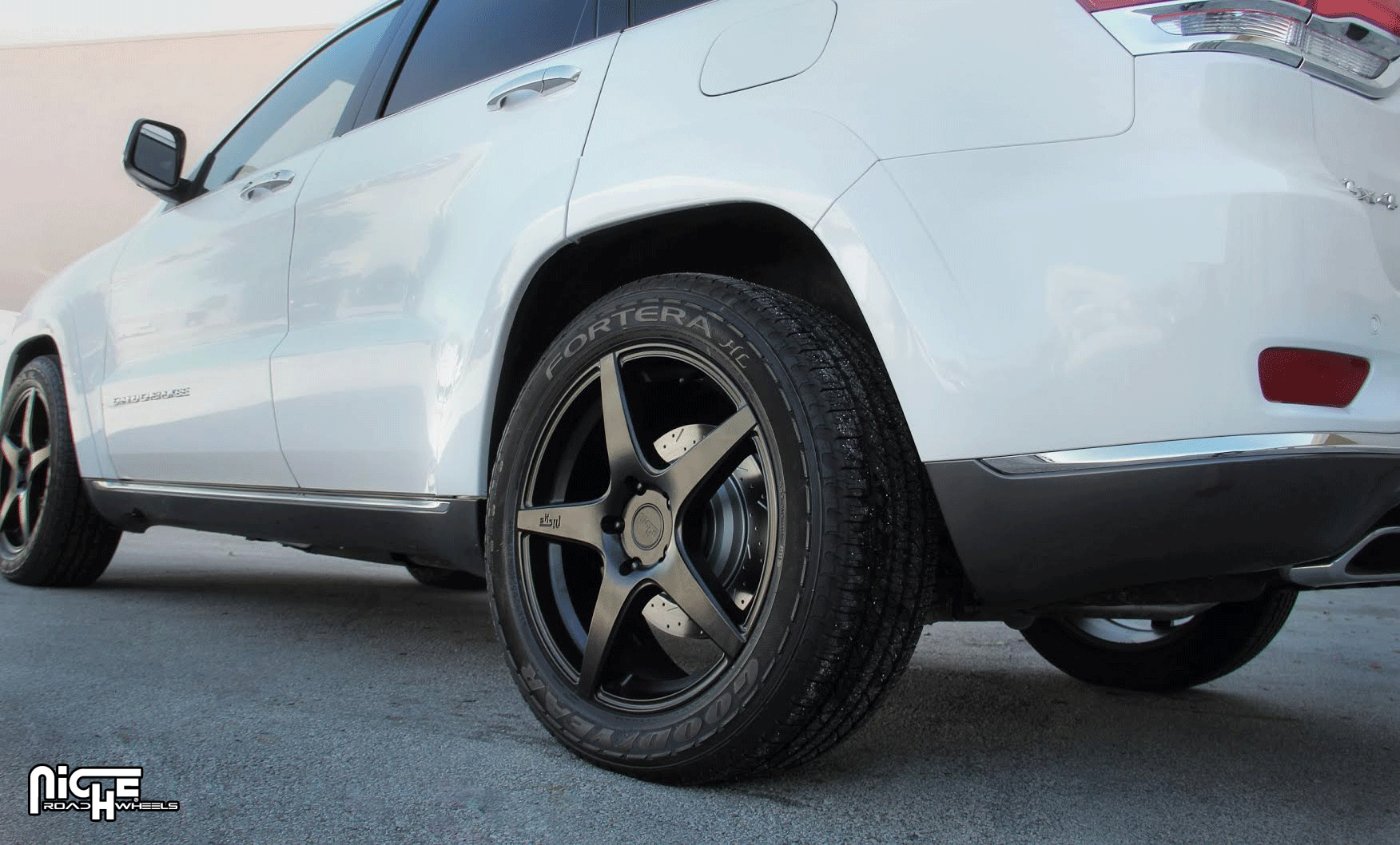 Jeep Grand Cherokee custom wheels Niche GT5 M133 20x8.5, ET +35