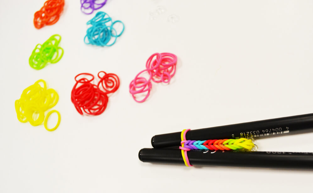 Loom Armbänder selber machen so geht's! DIY RainbowLoom Anleitung