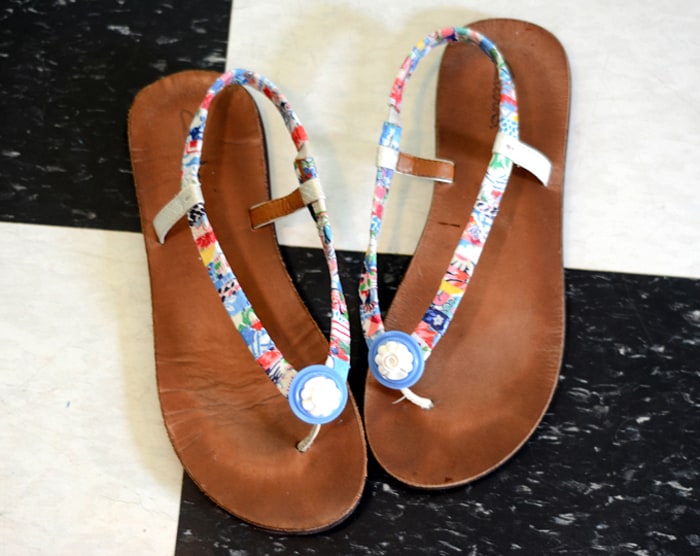Scrap fabric wrapped summer DIY sandals Mod Podge Rocks