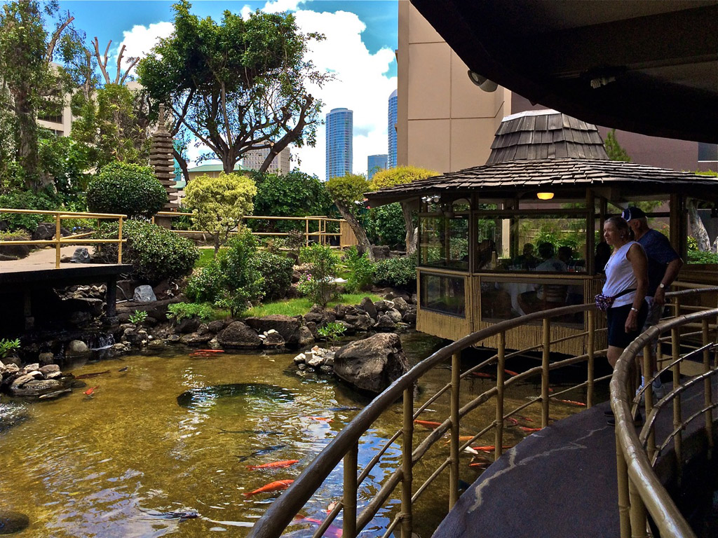 Pagoda Floating Restaurant