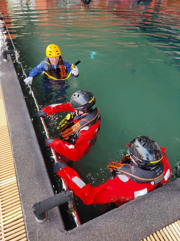 CAEBS Shallow Water Shallow Water Compressed Air Emergency Breathing