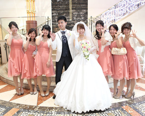 【最も人気があります!】 結婚 式 ドレス お 揃い 最優秀作品賞