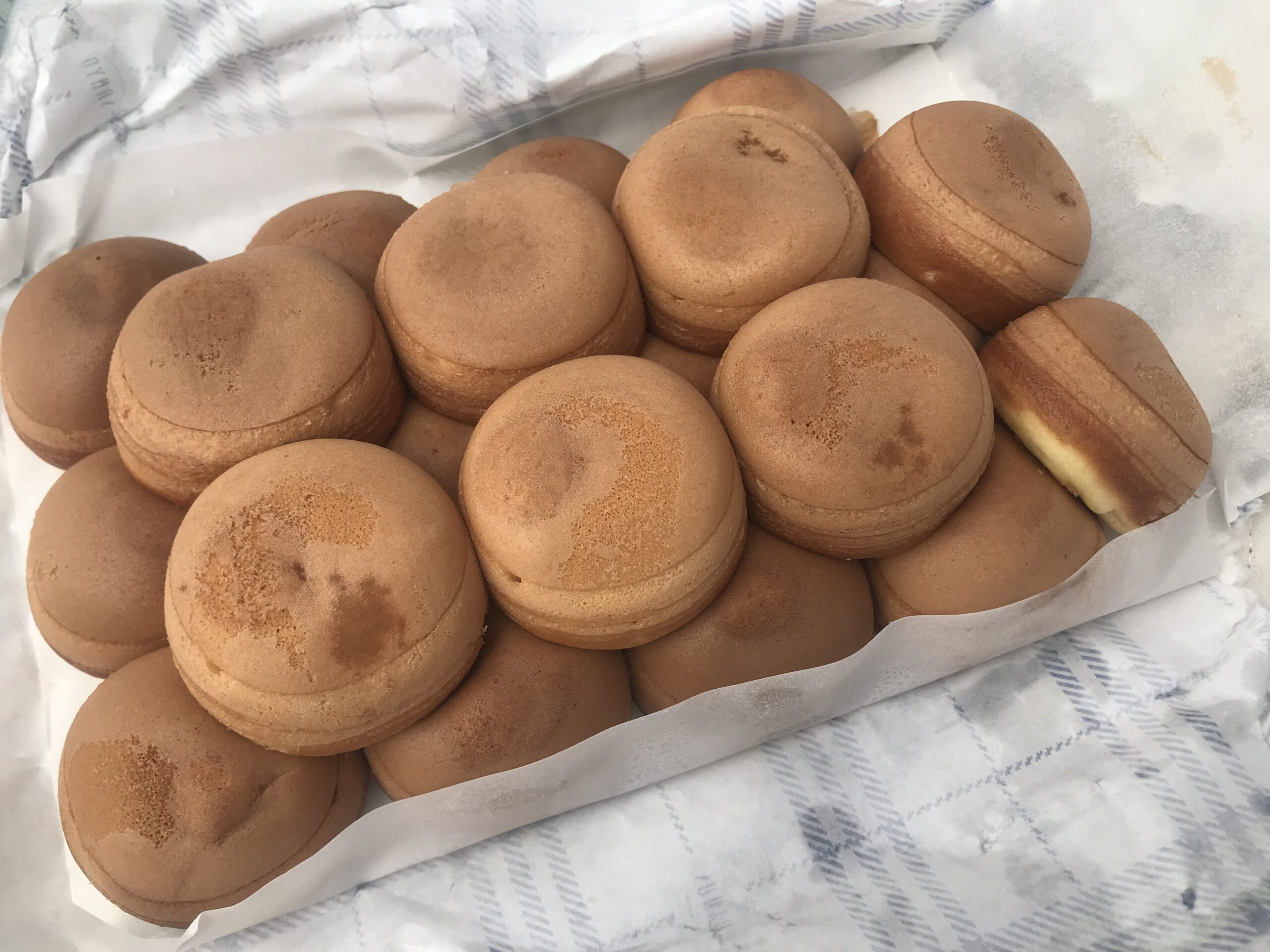 姫路名物一色堂の 鶏卵饅頭 Moja Asia 姫路名物一色堂の 鶏卵饅頭 Moja Asia