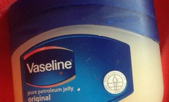 8 utilisations super pratiques de la vaseline Jardin Et Bricolage