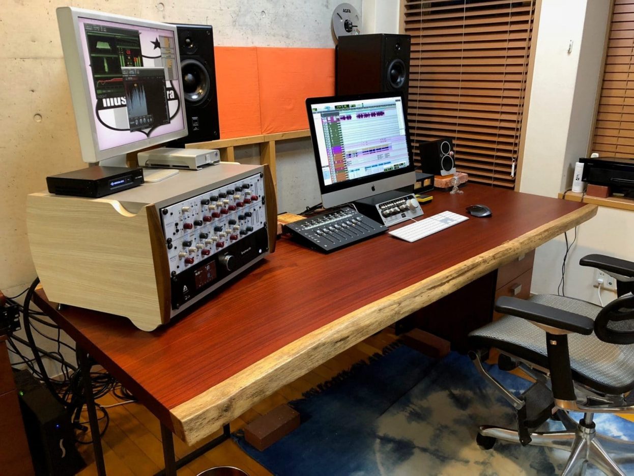 パドック レコーディングスタジオデスク【ご自宅兼レコーディングスタジオ】 一枚板テーブル、無垢材 天板の販売【アトリエ木馬】