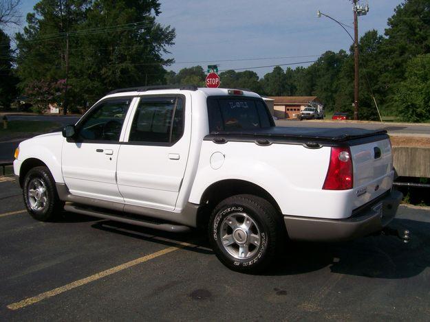 2003 Ford Explorer Sport - Information and photos - MOMENTcar