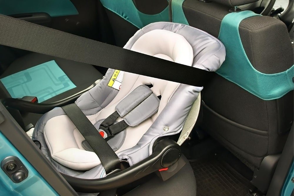 15 Best Narrow Skinny Car Seats for Infants in 2020