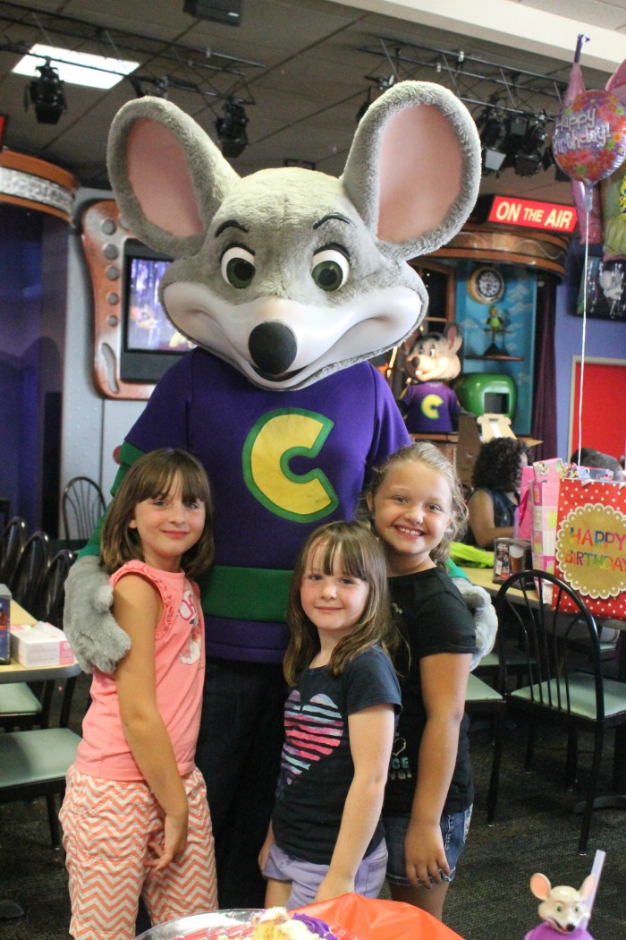 Top 5 Reasons Why You Should Throw a Chuck E Cheese Birthday Party