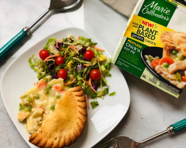 Marie Callender's PlantBased Chick'n Pot Pie Momma Chef