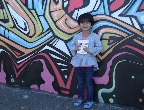 Today's Outfit; Berpose Di Depan Tembok Grafiti - Mommies Daily 385_X_500_jpg